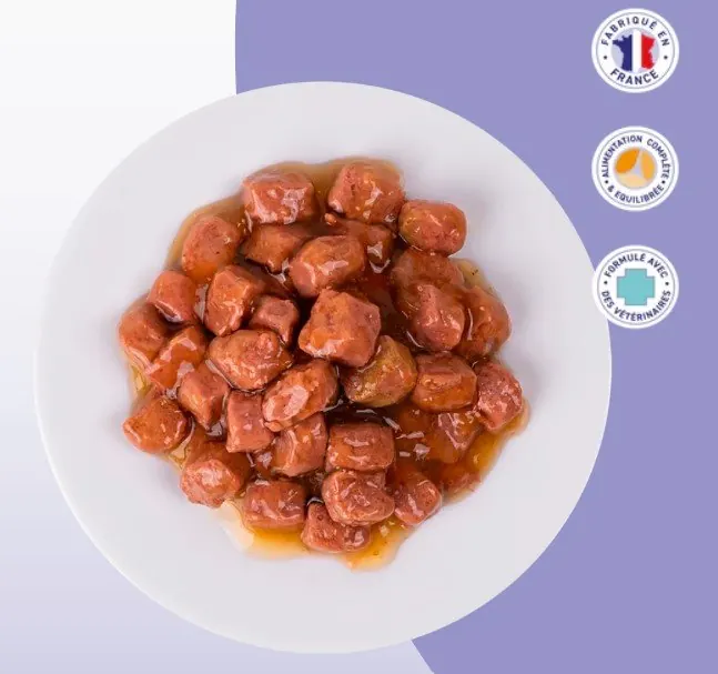 Sachet fraîcheur 100g d’émincés au POULET en sauce (chiot) miniature 2